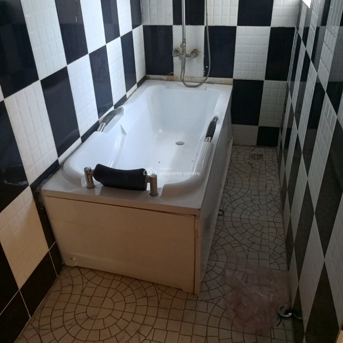 Three Bedroom Apartment, Awoyaya, Ibeju Lekki, Lagos, Flat / Apartment for Rent