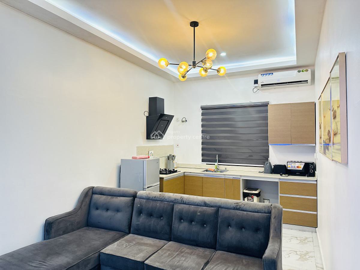 Nicely Furnished 1 Bedroom Apartment, Lekki Phase 1, Lekki, Lagos, Flat / Apartment Short Let