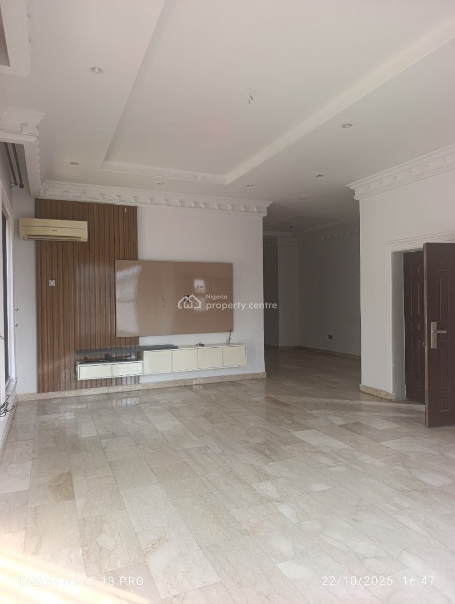 Well Built and Spacious 3 Bedroom Flat, Mojisola Estate, Ikoyi, Lagos, Flat / Apartment for Sale