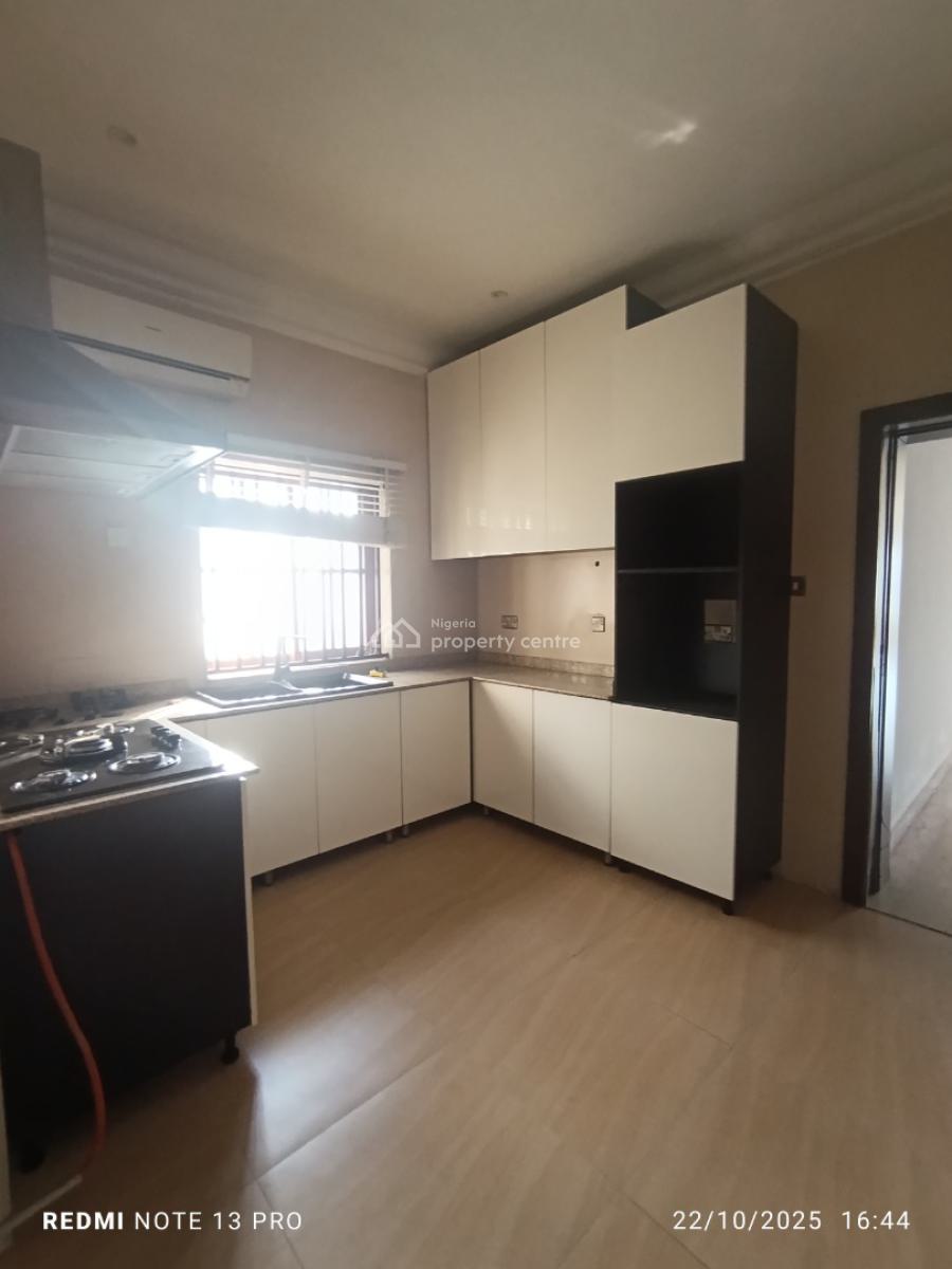 Well Built and Spacious 3 Bedroom Flat, Mojisola Estate, Ikoyi, Lagos, Flat / Apartment for Sale