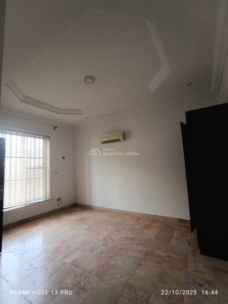 Well Built and Spacious 3 Bedroom Flat, Mojisola Estate, Ikoyi, Lagos, Flat / Apartment for Sale