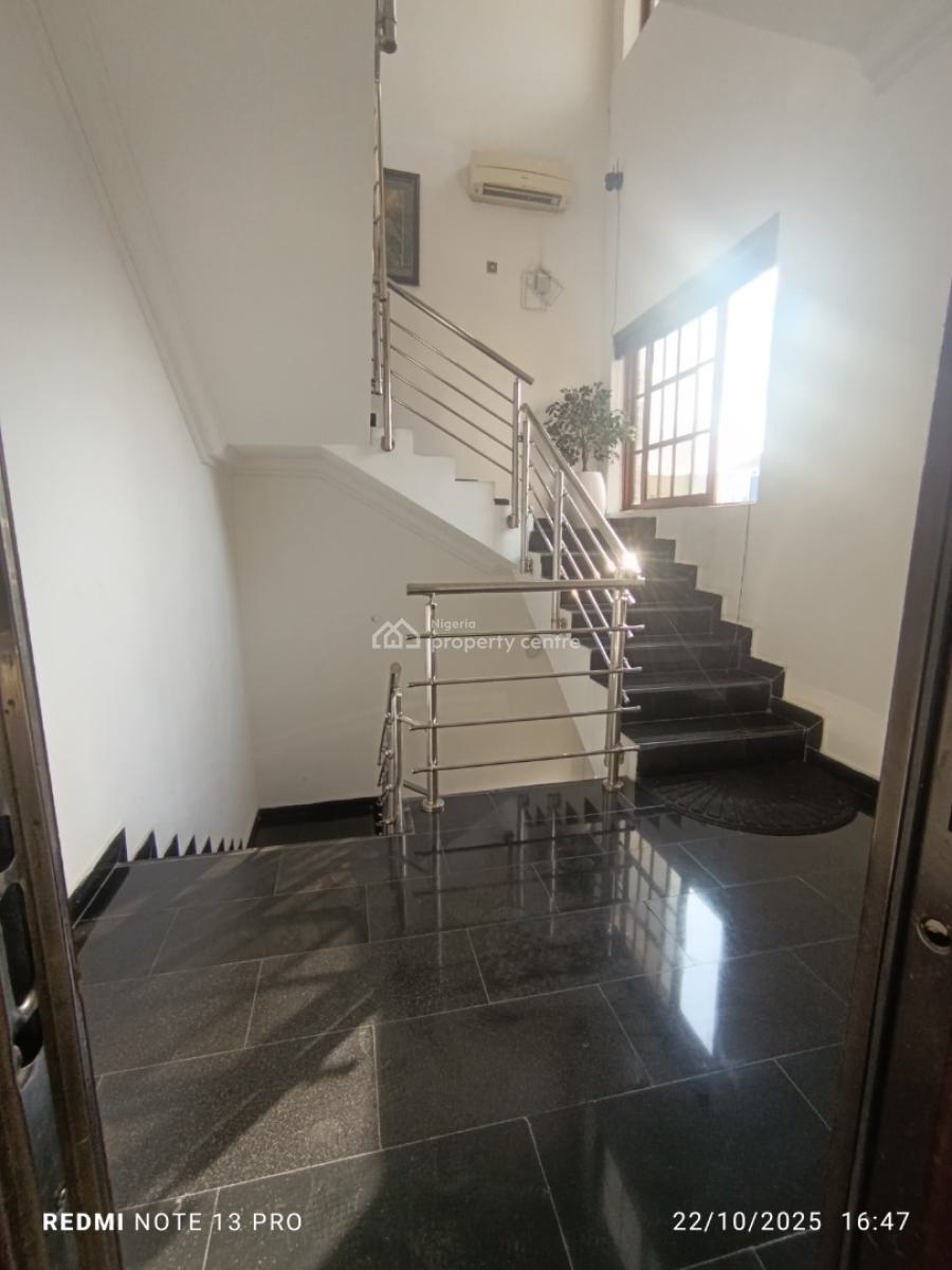 Well Built and Spacious 3 Bedroom Flat, Mojisola Estate, Ikoyi, Lagos, Flat / Apartment for Sale