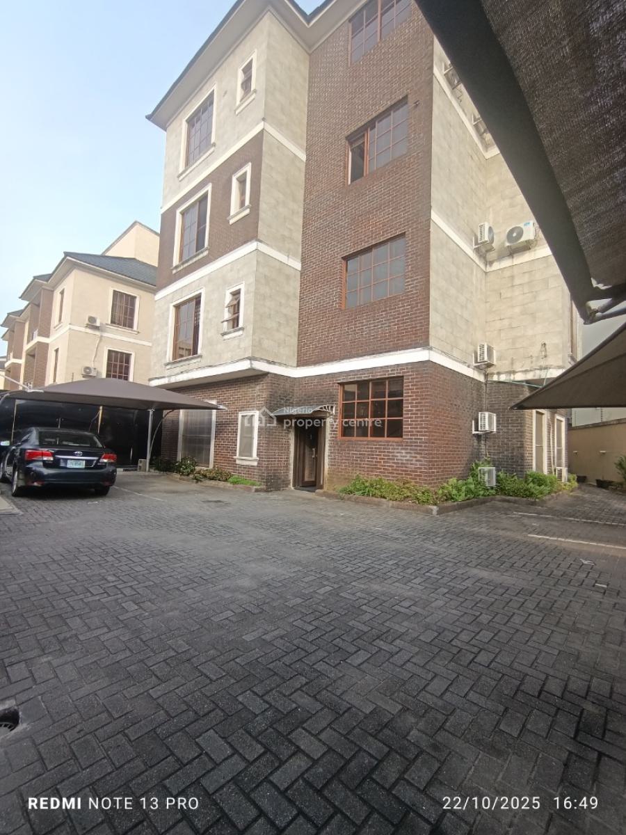 Well Built and Spacious 3 Bedroom Flat, Mojisola Estate, Ikoyi, Lagos, Flat / Apartment for Sale