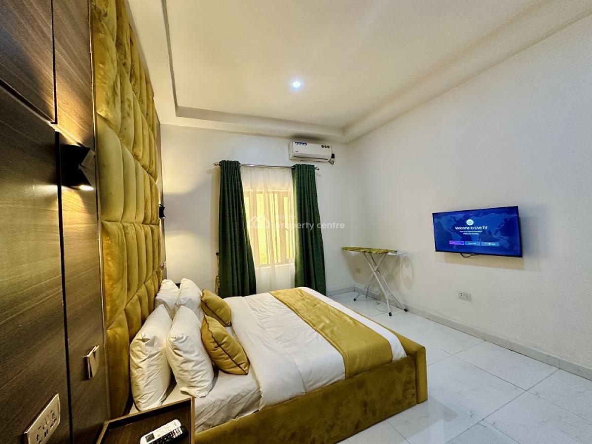 Nicely Furnished 1 Bedroom Apartment, Lekki Phase 1, Lekki, Lagos, Flat / Apartment Short Let