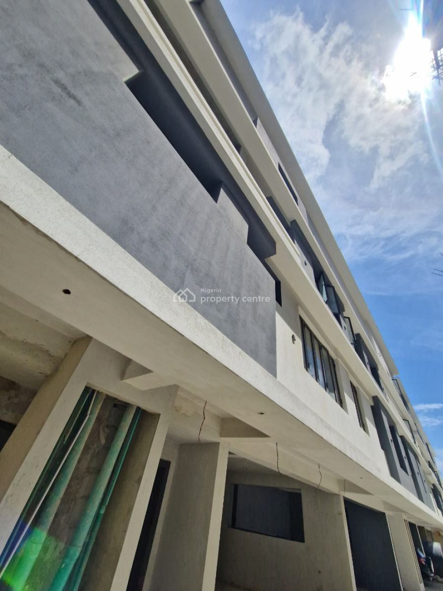 Spacious 4 Bedroom Townhouse, Richmond Estate, Lekki Phase 1, Lekki, Lagos, Terraced Duplex for Sale