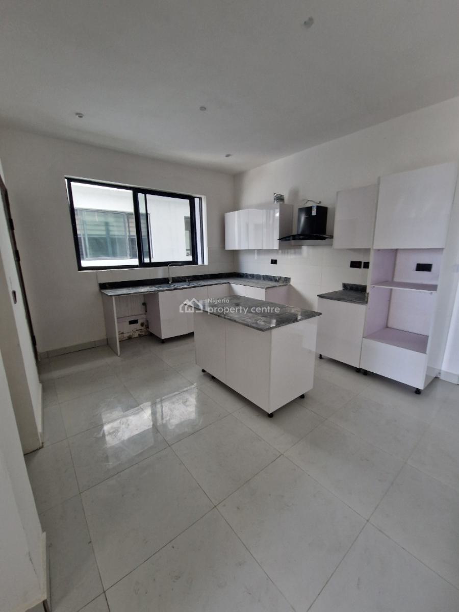 Spacious 4 Bedroom Townhouse, Richmond Estate, Lekki Phase 1, Lekki, Lagos, Terraced Duplex for Sale