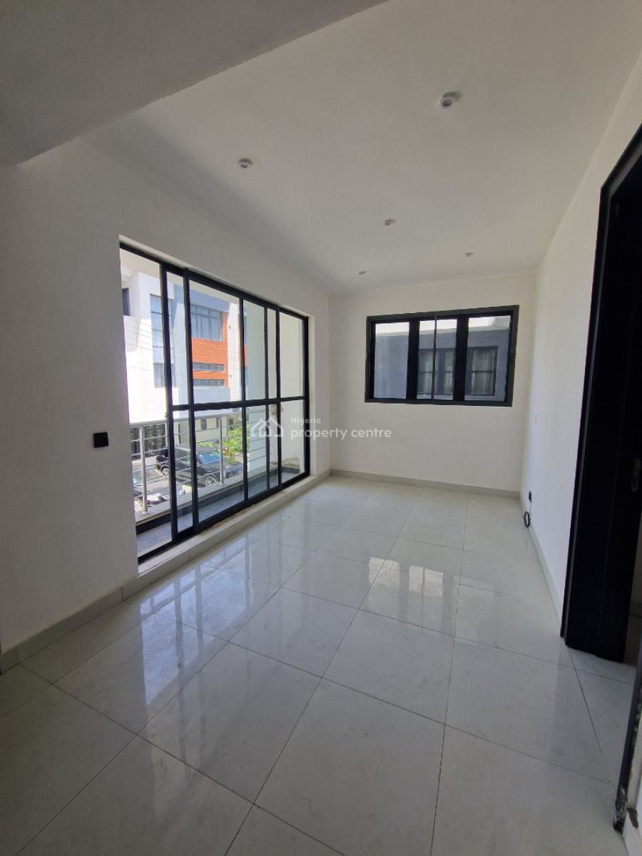 Spacious 4 Bedroom Townhouse, Richmond Estate, Lekki Phase 1, Lekki, Lagos, Terraced Duplex for Sale