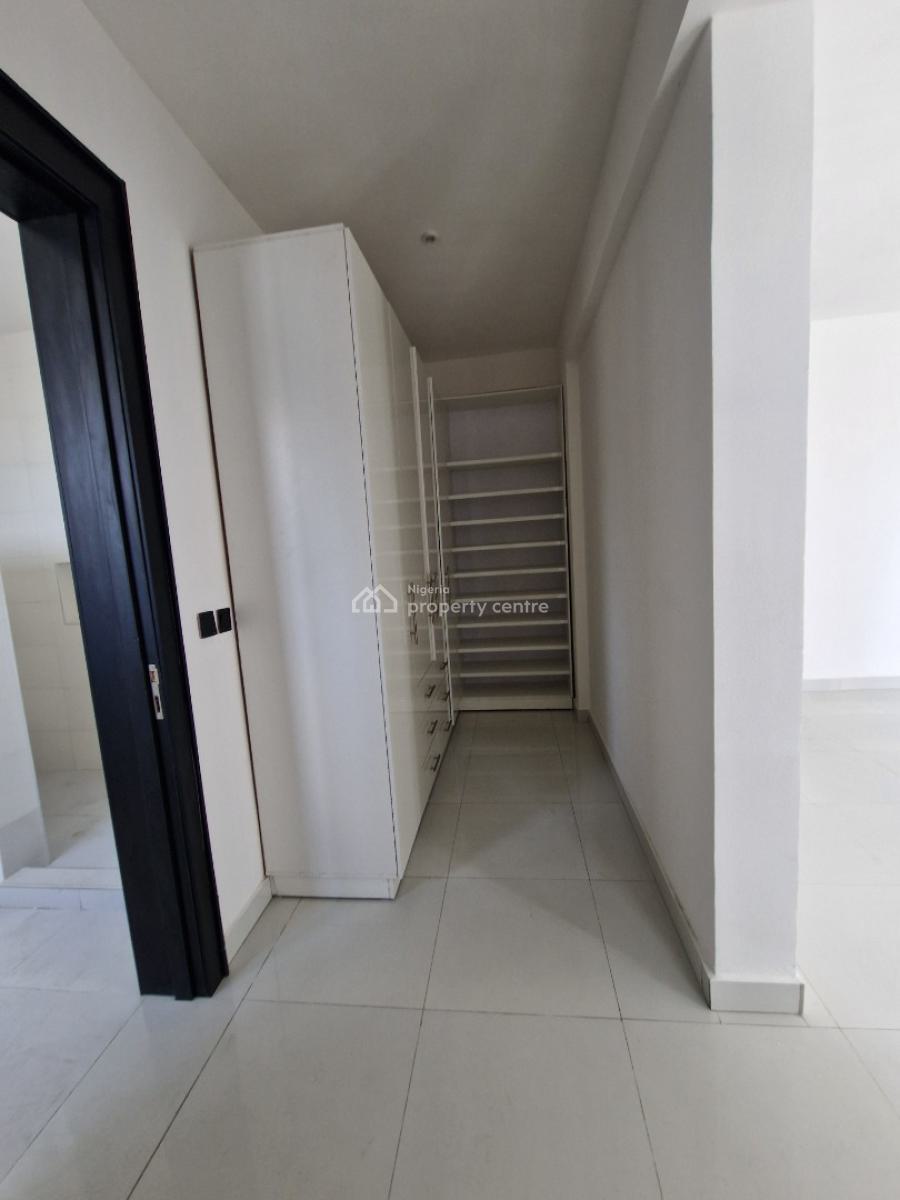 Spacious 4 Bedroom Townhouse, Richmond Estate, Lekki Phase 1, Lekki, Lagos, Terraced Duplex for Sale