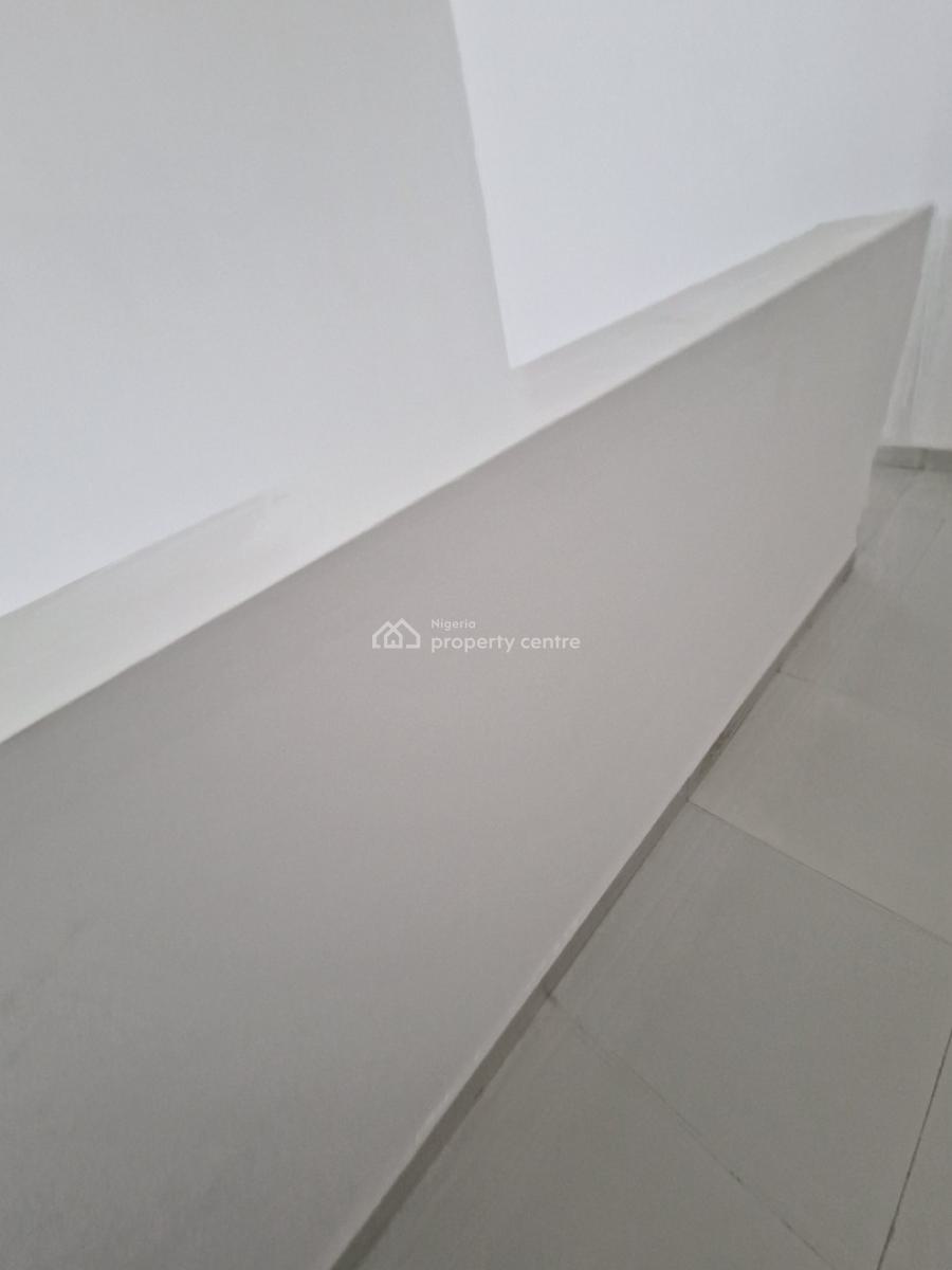 Spacious 4 Bedroom Townhouse, Richmond Estate, Lekki Phase 1, Lekki, Lagos, Terraced Duplex for Sale