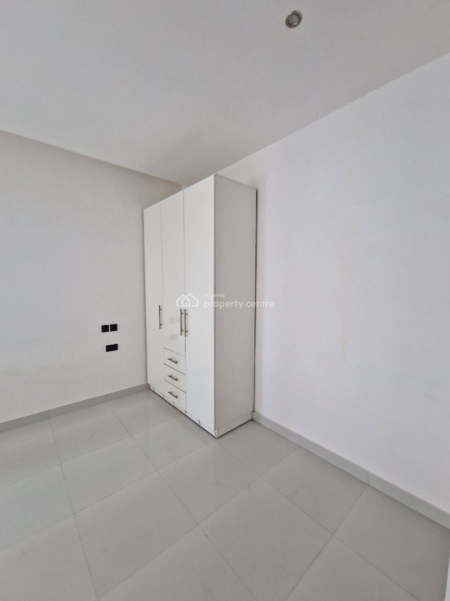 Spacious 4 Bedroom Townhouse, Richmond Estate, Lekki Phase 1, Lekki, Lagos, Terraced Duplex for Sale