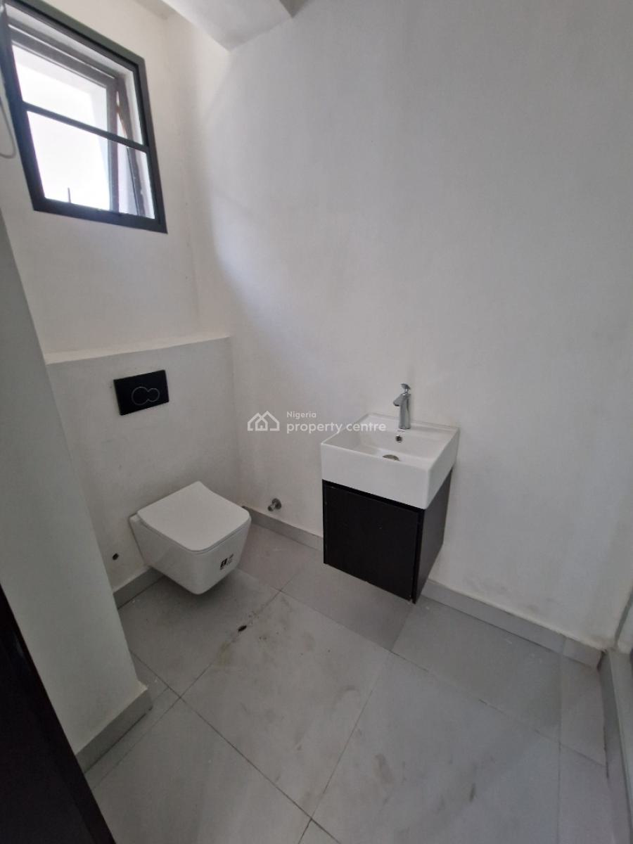 Spacious 4 Bedroom Townhouse, Richmond Estate, Lekki Phase 1, Lekki, Lagos, Terraced Duplex for Sale