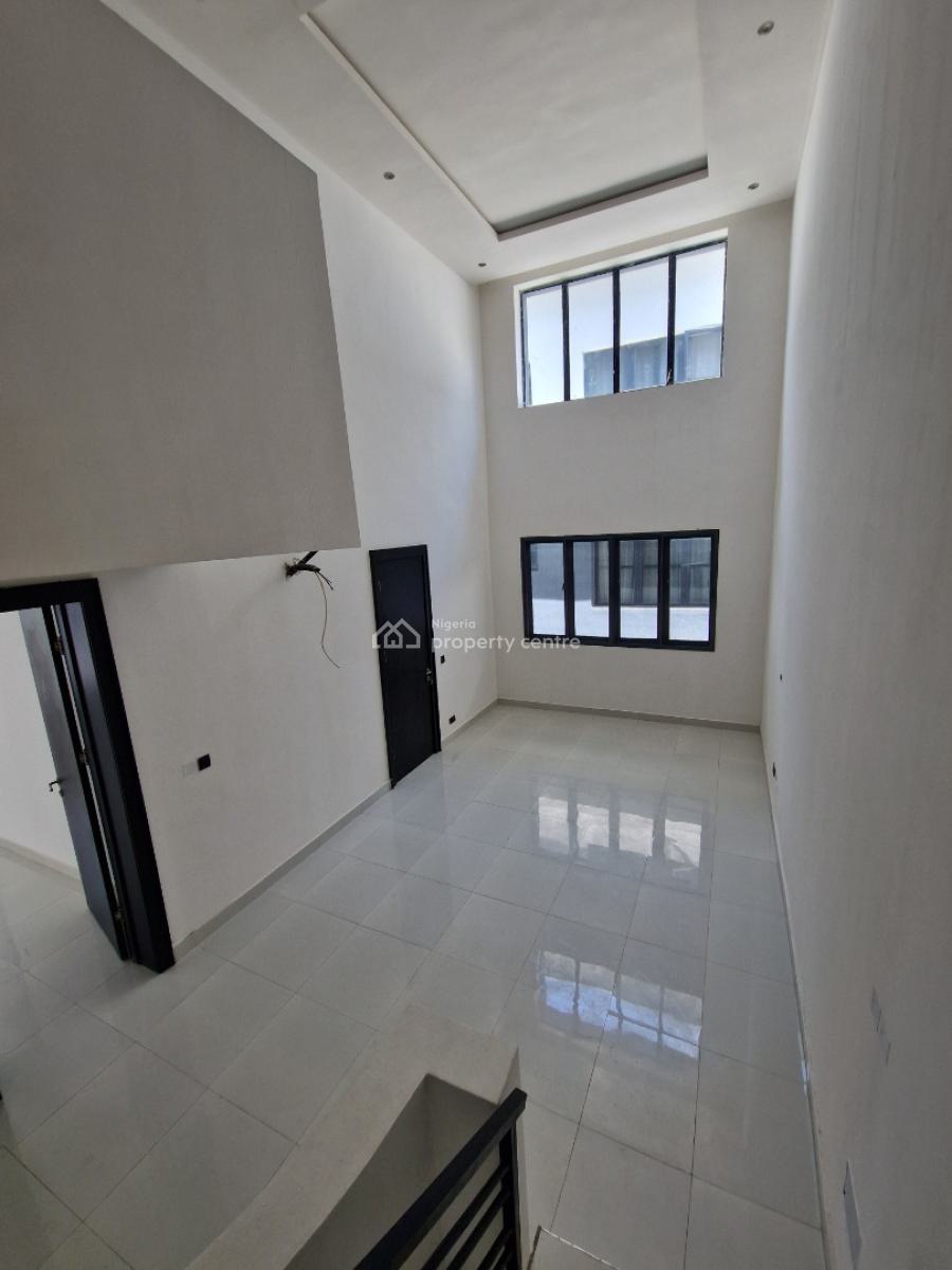 Spacious 4 Bedroom Townhouse, Richmond Estate, Lekki Phase 1, Lekki, Lagos, Terraced Duplex for Sale