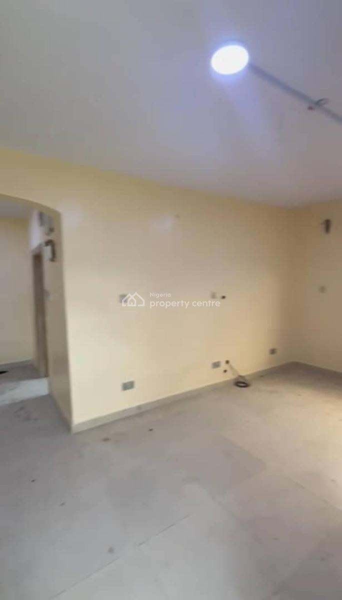 Lovely 2 Bedroom Flat, Off Omilani, Ijesha, Surulere, Lagos, Flat / Apartment for Rent