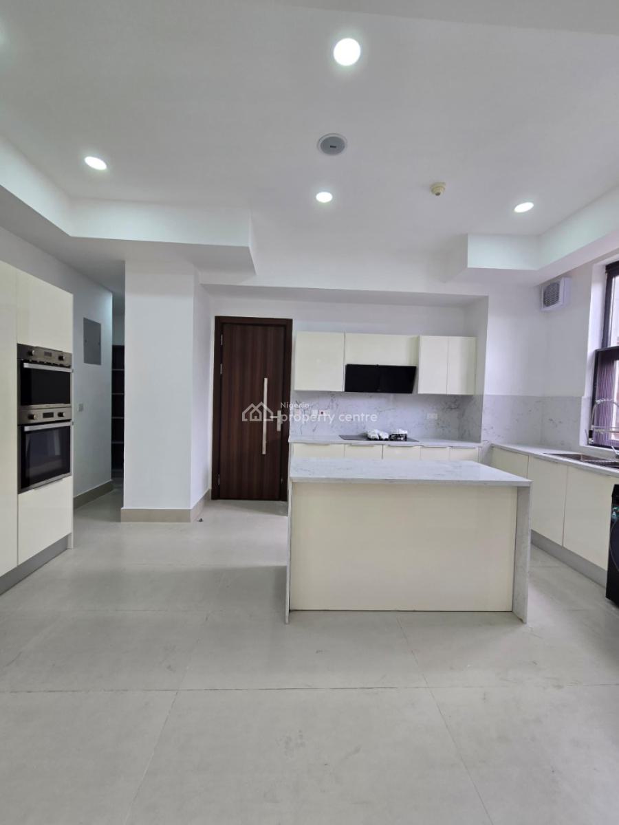 Luxury Spacious 3 Bedroom Apartment with Bq & Pool, Lekki Phase 1, Lekki, Lagos, Flat / Apartment for Sale