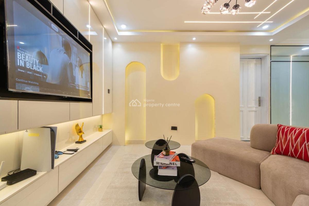 Luxury 1 Bedroom Apartment in a Serene Area, Admiralty Way, Lekki Phase 1, Lekki, Lagos, Flat / Apartment Short Let