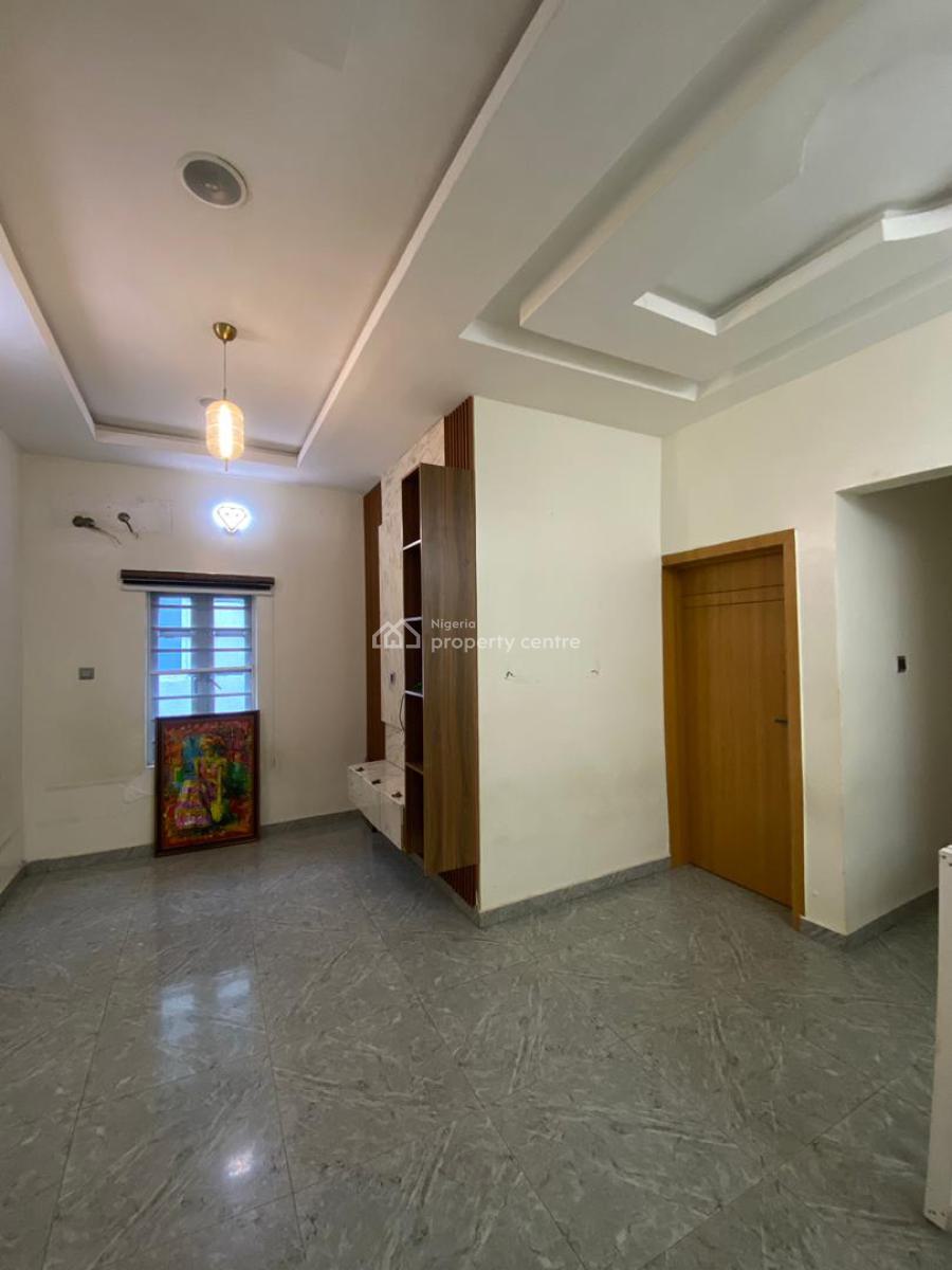 Spacious D Bedroom Semi Detached House with Bq, Chevron Drive Lekki Lagos, Lekki, Lagos, Semi-detached Duplex for Rent