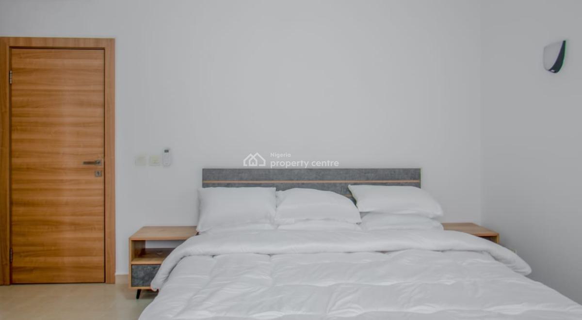 Standard Furnished 3 Bedroom Apartment with Bq, Guzape District, Abuja, Flat / Apartment for Rent