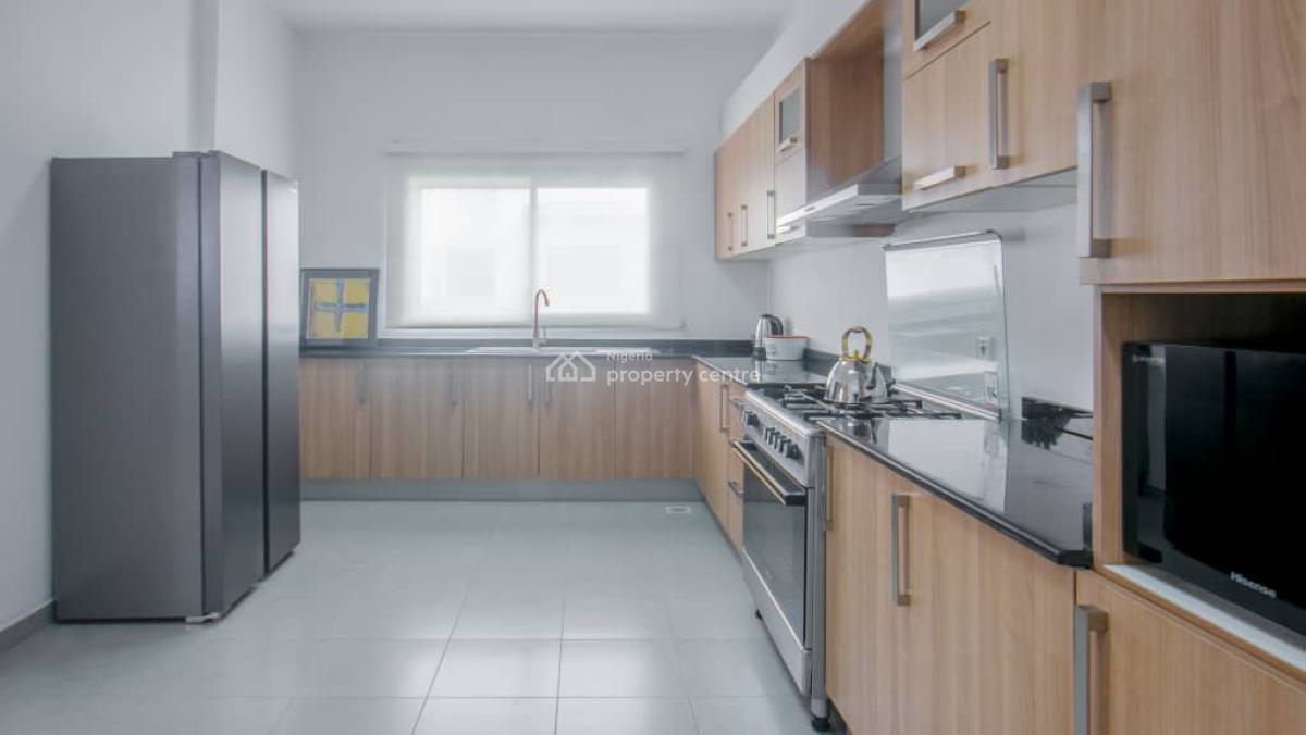 Standard Furnished 3 Bedroom Apartment with Bq, Guzape District, Abuja, Flat / Apartment for Rent