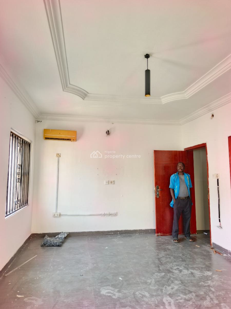 Smart Spacious Conducive 1 Bedroom Self-contained Upstairs, in Estate at Chevron Lekki Lagos., Lekki, Lagos, Self Contain (single Rooms) for Rent