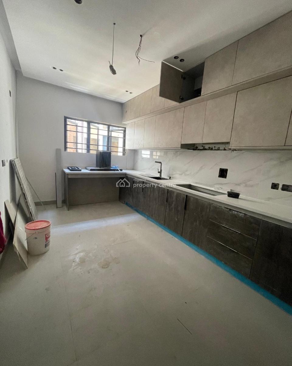 Massive 4 Bedroom Maisonette with Bq, Lekki Phase 1, Lekki Phase 1, Lekki, Lagos, Detached Duplex for Sale