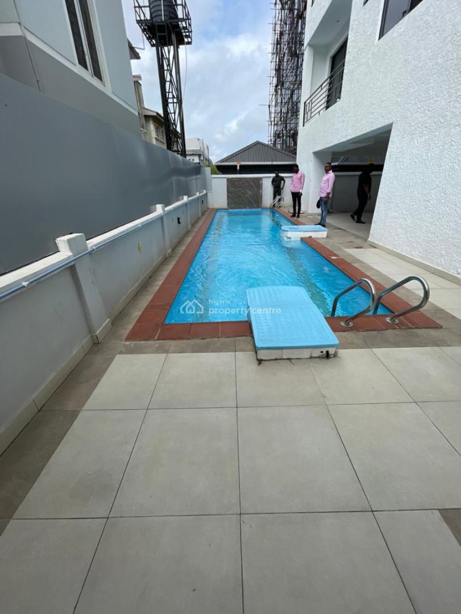 Spacious and Beautiful 4 Bedroom Maisnoette, Lekki Phase 1, Lekki, Lagos, Block of Flats for Sale