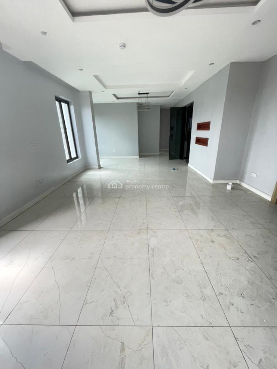 Spacious and Beautiful 4 Bedroom Maisnoette, Lekki Phase 1, Lekki, Lagos, Block of Flats for Sale