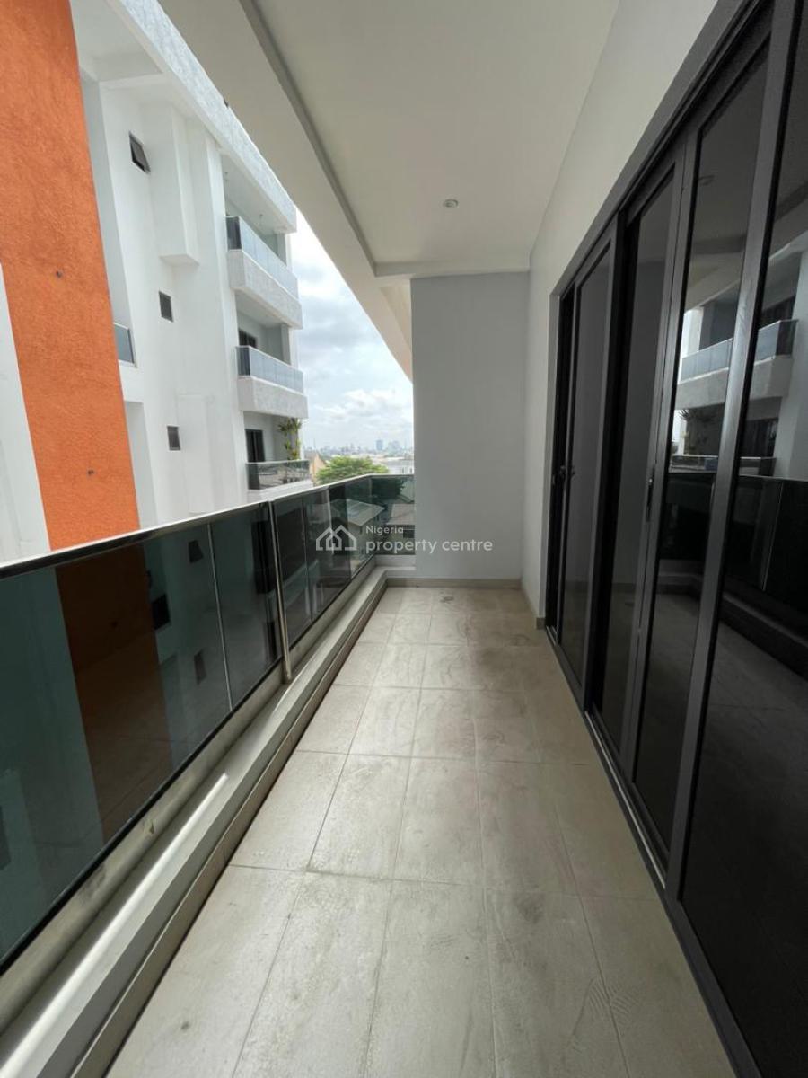 Spacious and Beautiful 4 Bedroom Maisnoette, Lekki Phase 1, Lekki, Lagos, Block of Flats for Sale