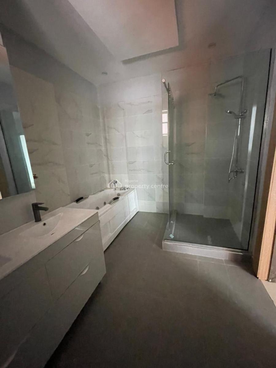 Spacious and Beautiful 4 Bedroom Maisnoette, Lekki Phase 1, Lekki, Lagos, Block of Flats for Sale
