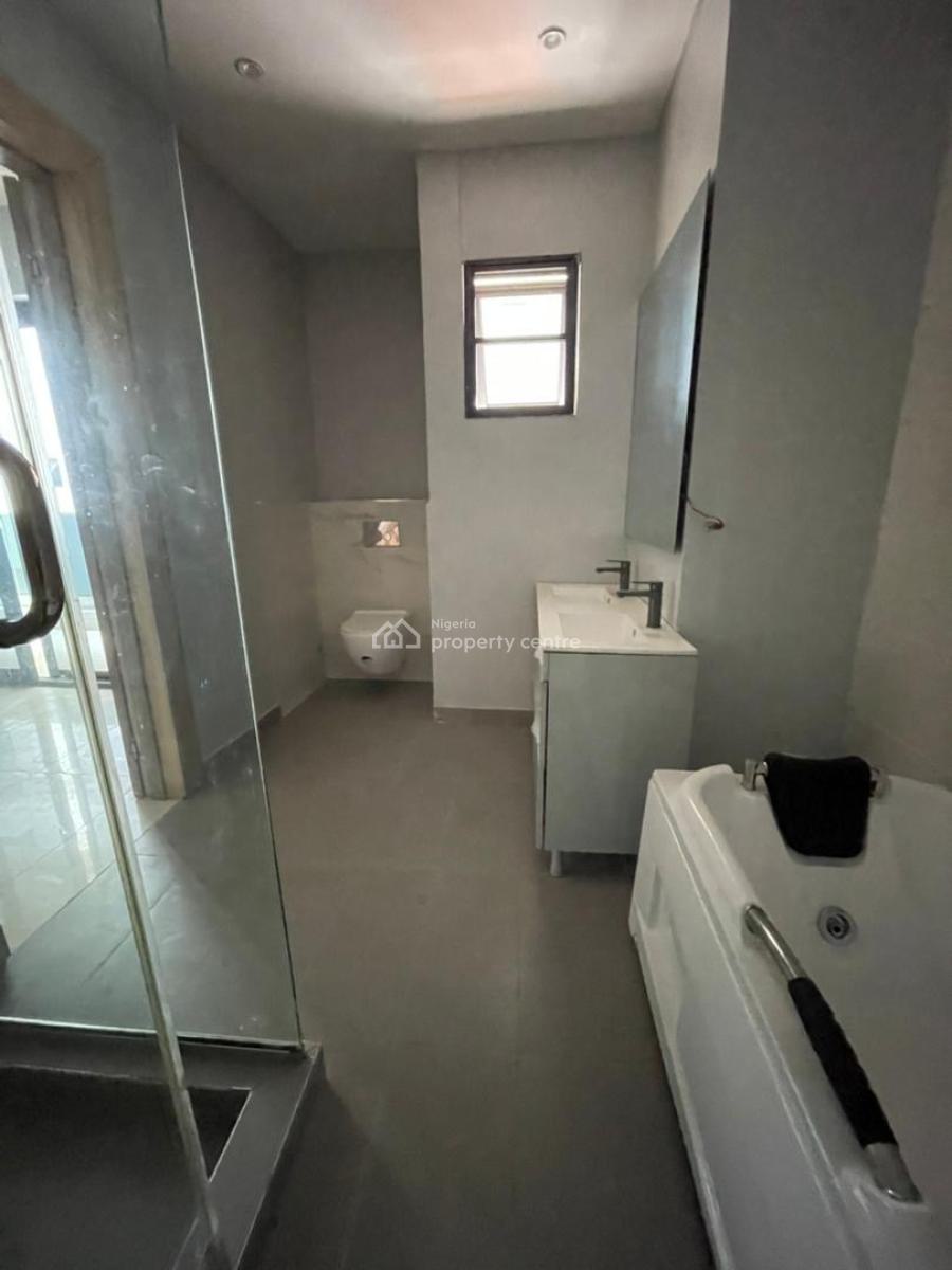 Spacious and Beautiful 4 Bedroom Maisnoette, Lekki Phase 1, Lekki, Lagos, Block of Flats for Sale