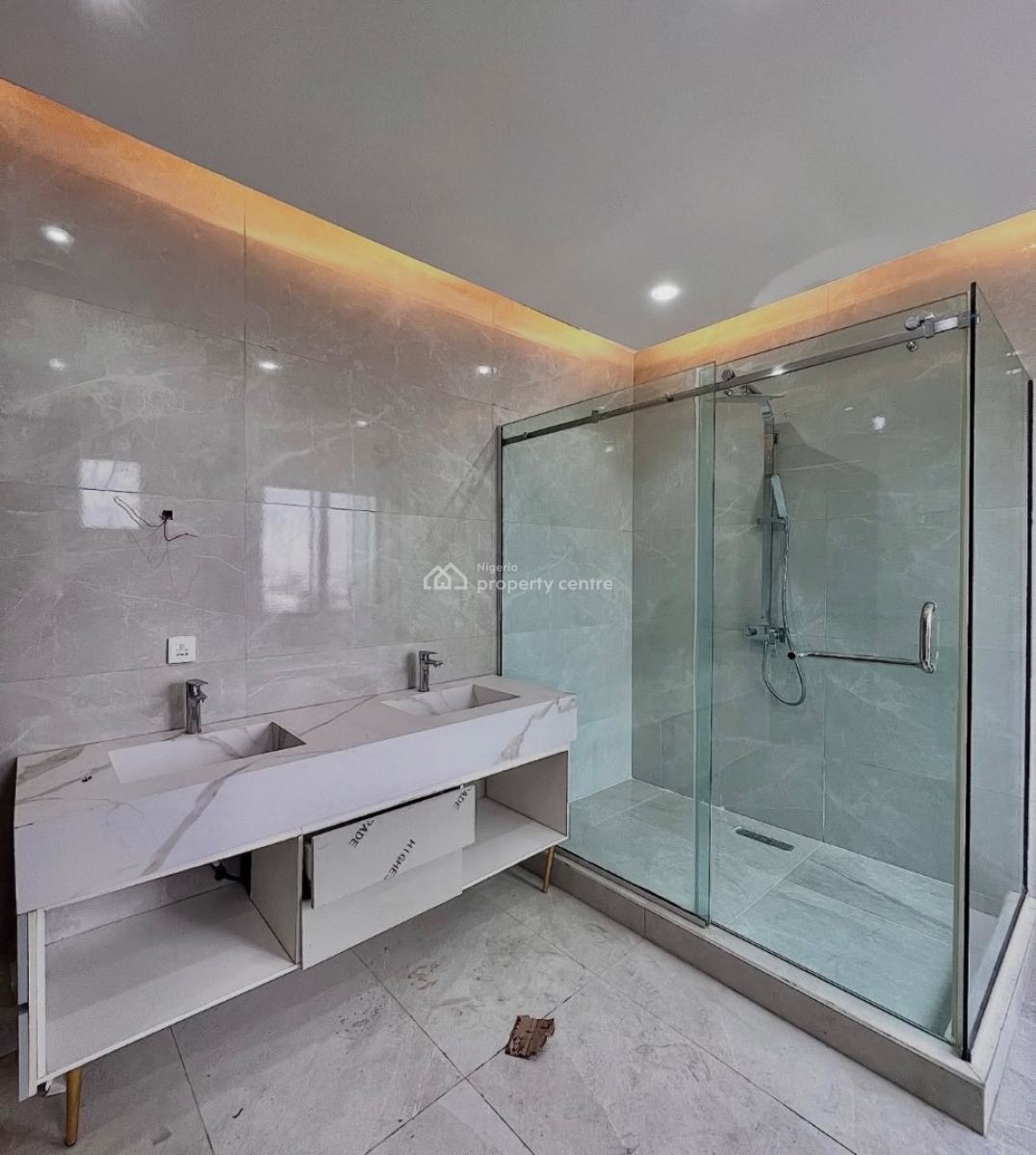 Spacious and Beautiful 4 Bedroom Maisonette, Lekki Phase 1, Lekki, Lagos, Flat / Apartment for Sale