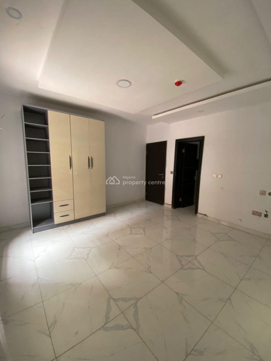 Spacious 2 Bedroom Apartment W/ Bq, Gym, Pool Suitable for Airbnb, Lekki Phase 1, Lekki, Lagos, Flat / Apartment for Sale