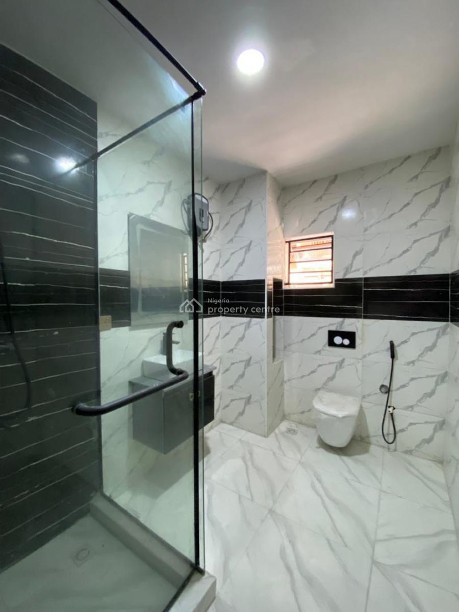 Spacious 2 Bedroom Apartment W/ Bq, Gym, Pool Suitable for Airbnb, Lekki Phase 1, Lekki, Lagos, Flat / Apartment for Sale