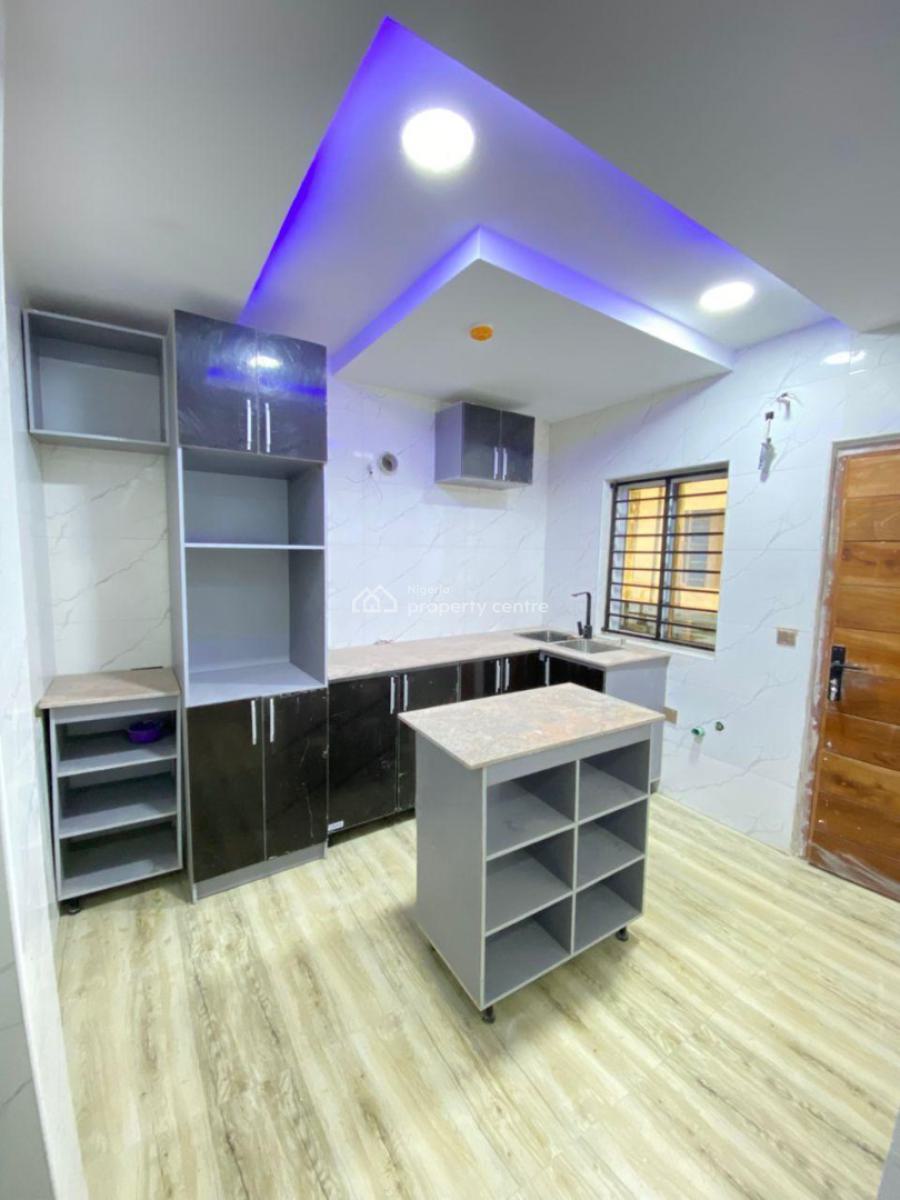 Spacious 2 Bedroom Apartment W/ Bq, Gym, Pool Suitable for Airbnb, Lekki Phase 1, Lekki, Lagos, Flat / Apartment for Sale
