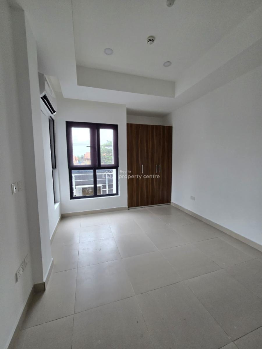 Luxurious 3 Bedroom Apartment with Bq, Elevator, Pool, Lounge, Gym, Lekki Phase 1, Lekki, Lagos, Flat / Apartment for Sale