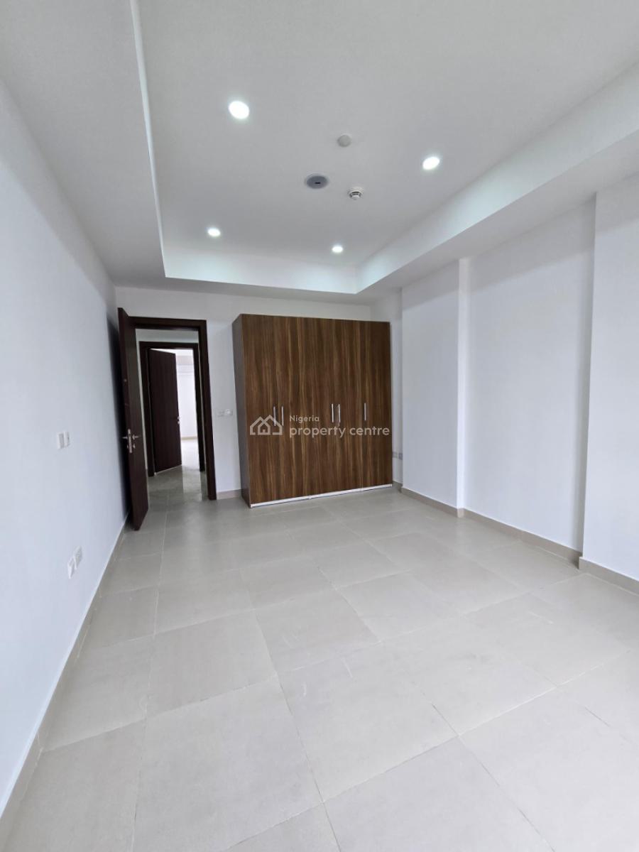 Luxurious 3 Bedroom Apartment with Bq, Elevator, Pool, Lounge, Gym, Lekki Phase 1, Lekki, Lagos, Flat / Apartment for Sale