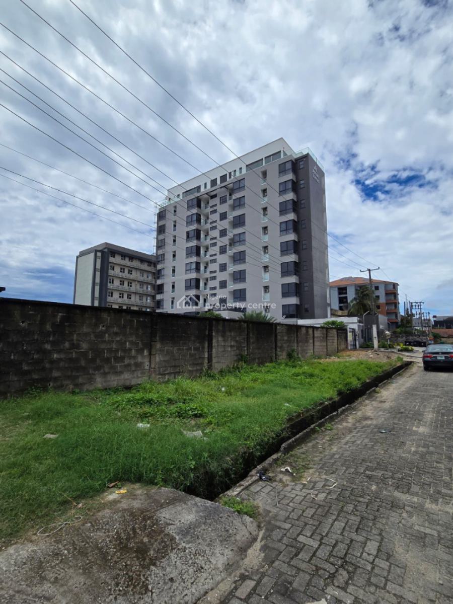 Luxurious 3 Bedroom Apartment with Bq, Elevator, Pool, Lounge, Gym, Lekki Phase 1, Lekki, Lagos, Flat / Apartment for Sale