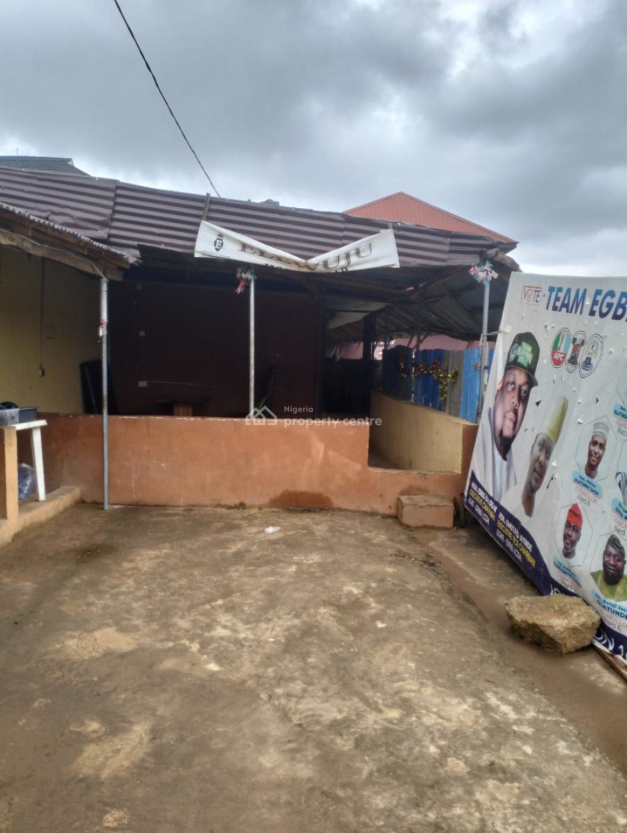 7 Rooms Hotel and Bar, Off Orephtal Bus Stop Isheri Lasu Igando Road, Isheri, Lagos, Hotel / Guest House for Rent