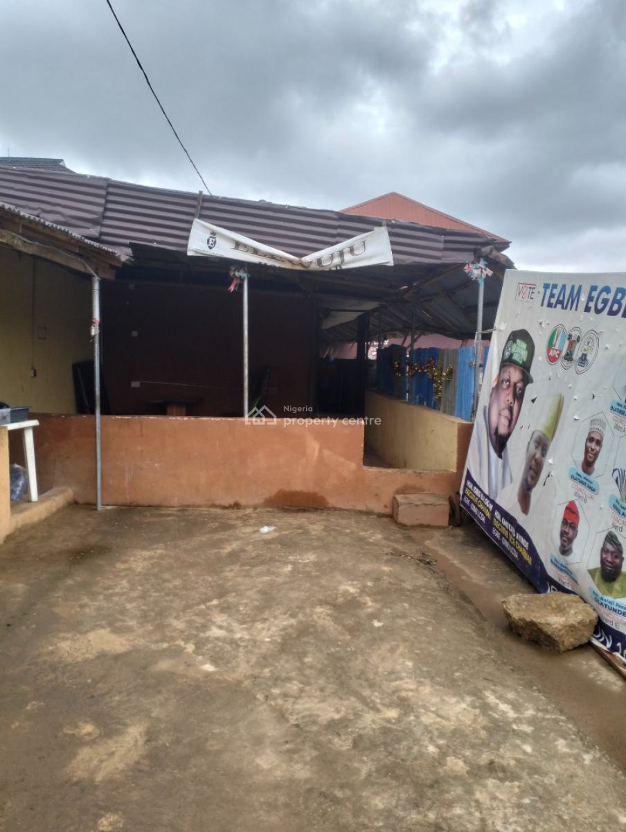 7 Rooms Hotel and Bar, Off Orephtal Bus Stop Isheri Lasu Igando Road, Isheri, Lagos, Hotel / Guest House for Rent