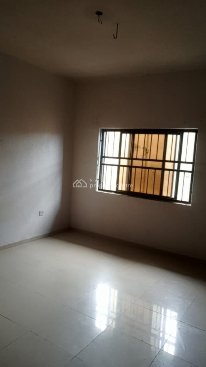 3 Bedroom Flat Upstairs, Alpha Beach Road Before Chevron Round About, Lekki, Lagos, Flat / Apartment for Rent