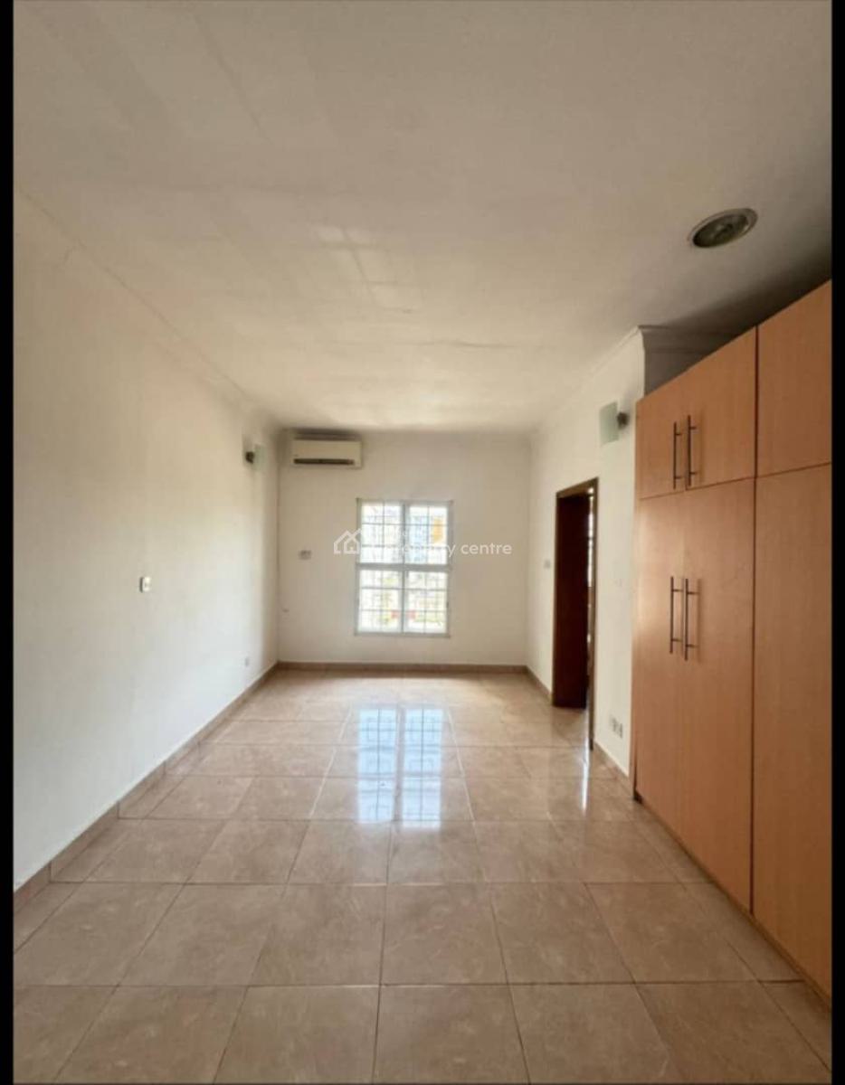 Standard & Spacious 2bedroom Penthouse, Lekki Phase 1, Lekki, Lagos, Flat / Apartment for Rent