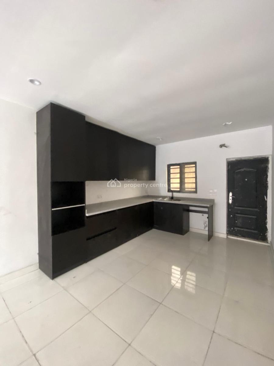 2 Bedroom Flat Apartment, Ologolo, Lekki, Lagos, Flat / Apartment for Sale