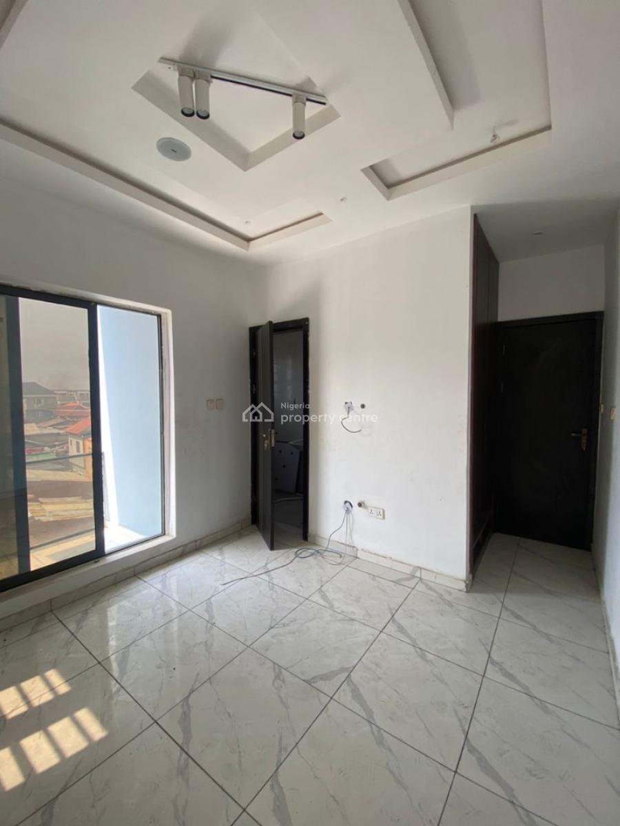 2 Bedroom Flat Apartment with Ample Parking, Ologolo, Lekki, Lagos, Flat / Apartment for Sale