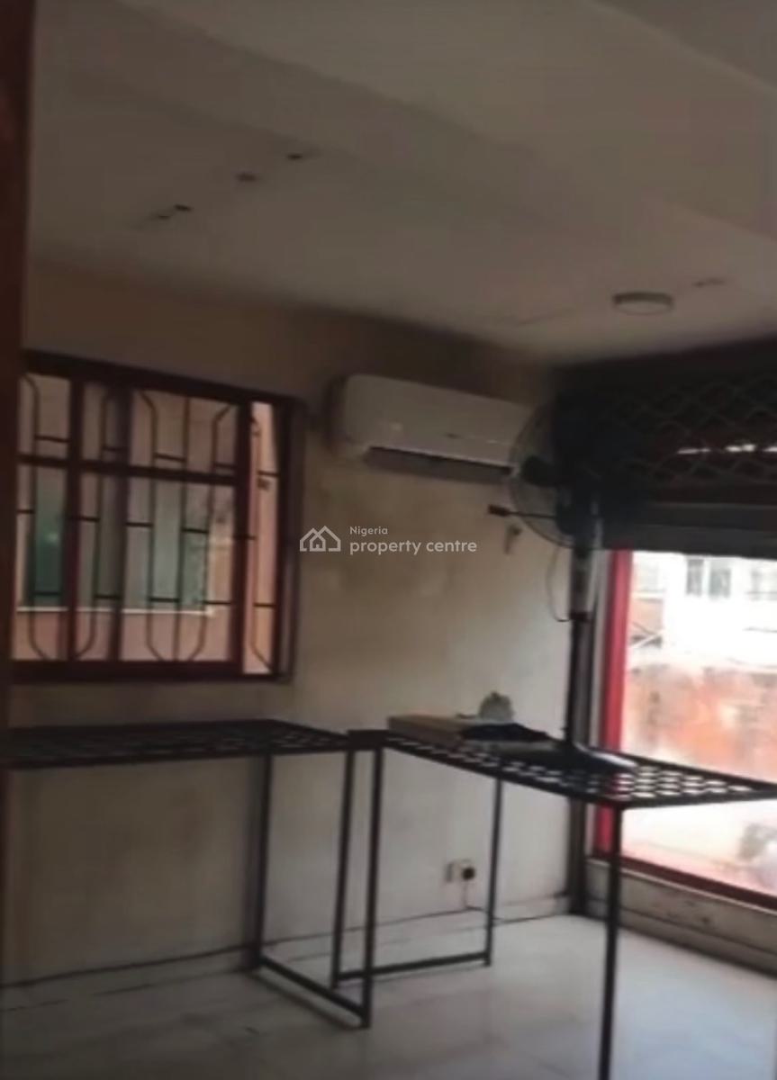 Well Maintained & Spacious Two Storey Build for Commercial & Office Space, Yaba, Lagos, Plaza / Complex / Mall for Rent