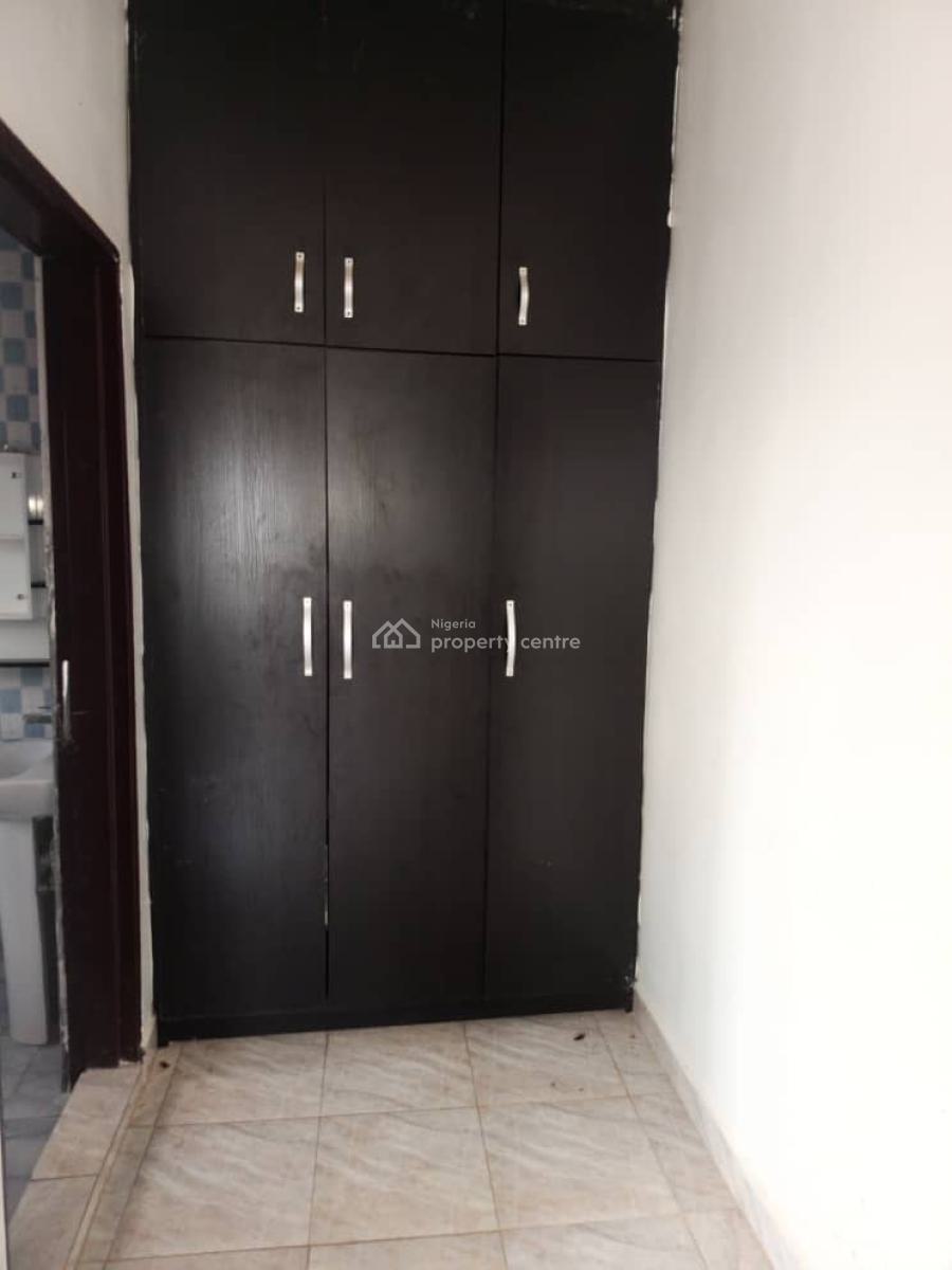 Specious 3 Bedroom Block of Flat, Jahi, After Aduvie International School, Jahi, Abuja, Flat / Apartment for Rent