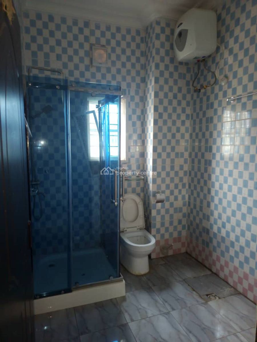 Specious 3 Bedroom Block of Flat, Jahi, After Aduvie International School, Jahi, Abuja, Flat / Apartment for Rent