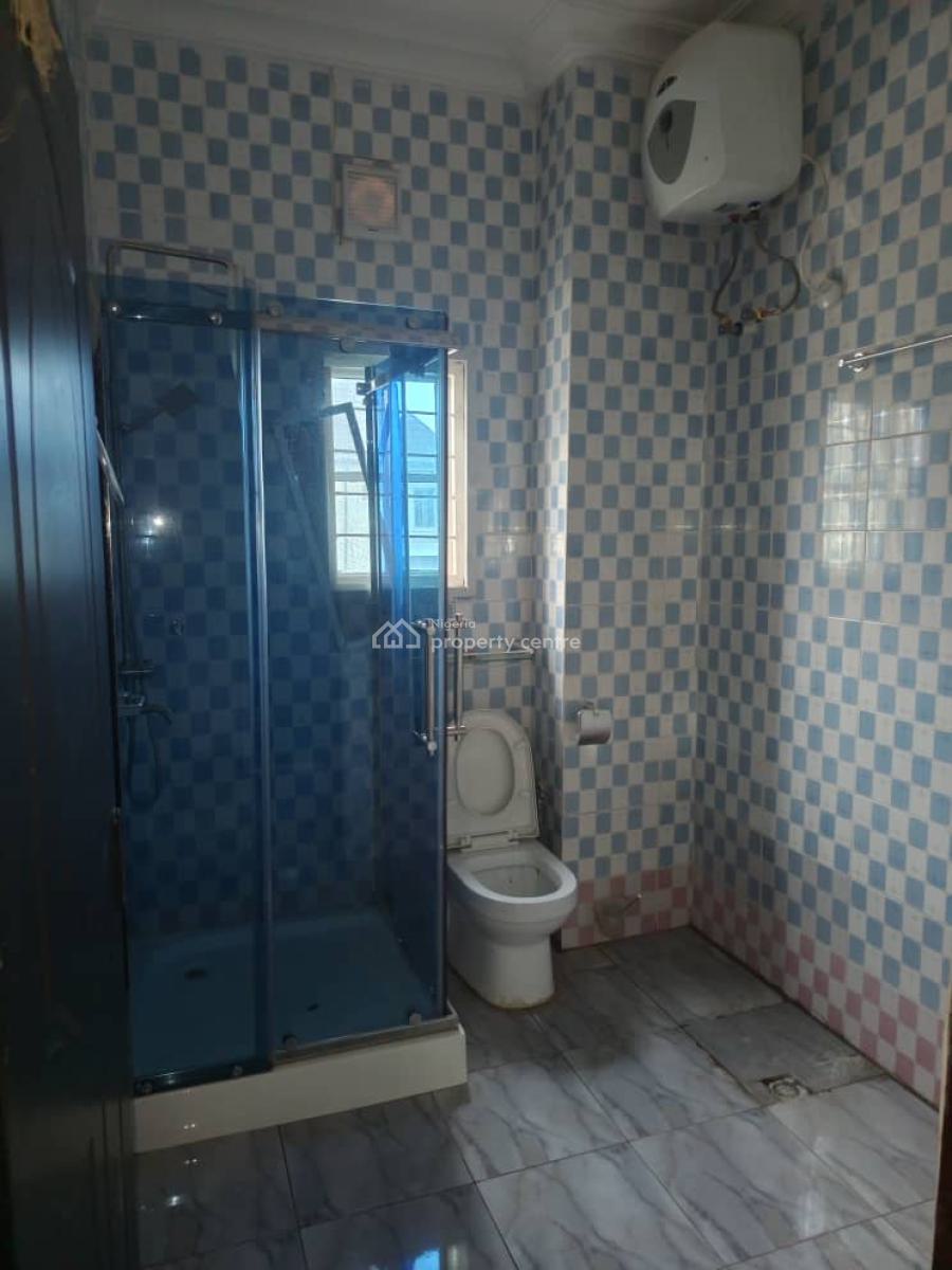 Specious 3 Bedroom Block of Flat, Jahi, After Aduvie International School, Jahi, Abuja, Flat / Apartment for Rent