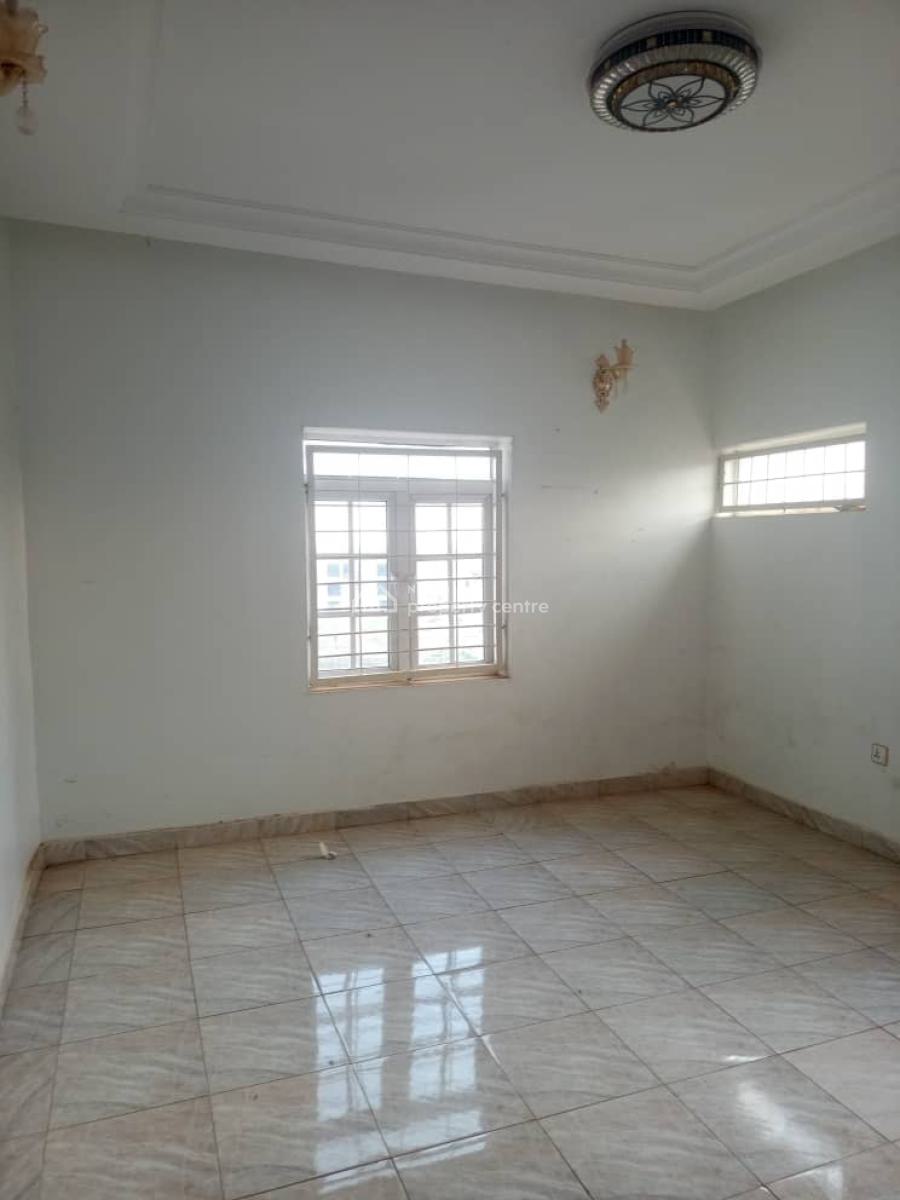 Specious 3 Bedroom Block of Flat, Jahi, After Aduvie International School, Jahi, Abuja, Flat / Apartment for Rent