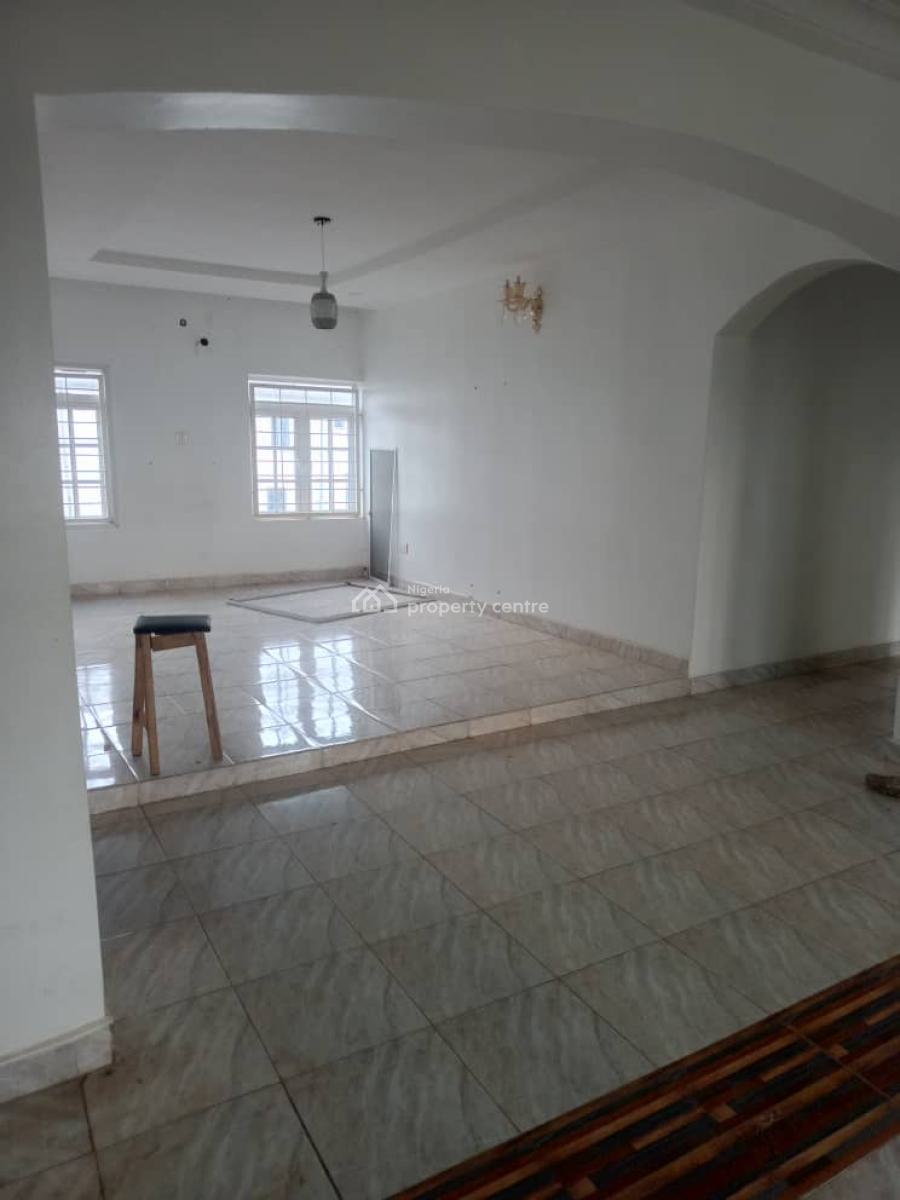 Specious 3 Bedroom Block of Flat, Jahi, After Aduvie International School, Jahi, Abuja, Flat / Apartment for Rent