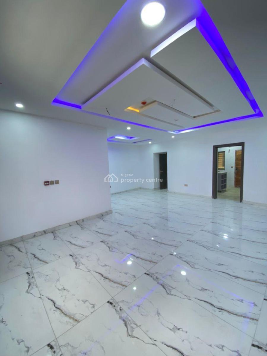 Elegant and Spacious 2 Bedroom Apartment with Bq, Lekki Phase 1, Lekki, Lagos, Block of Flats for Sale