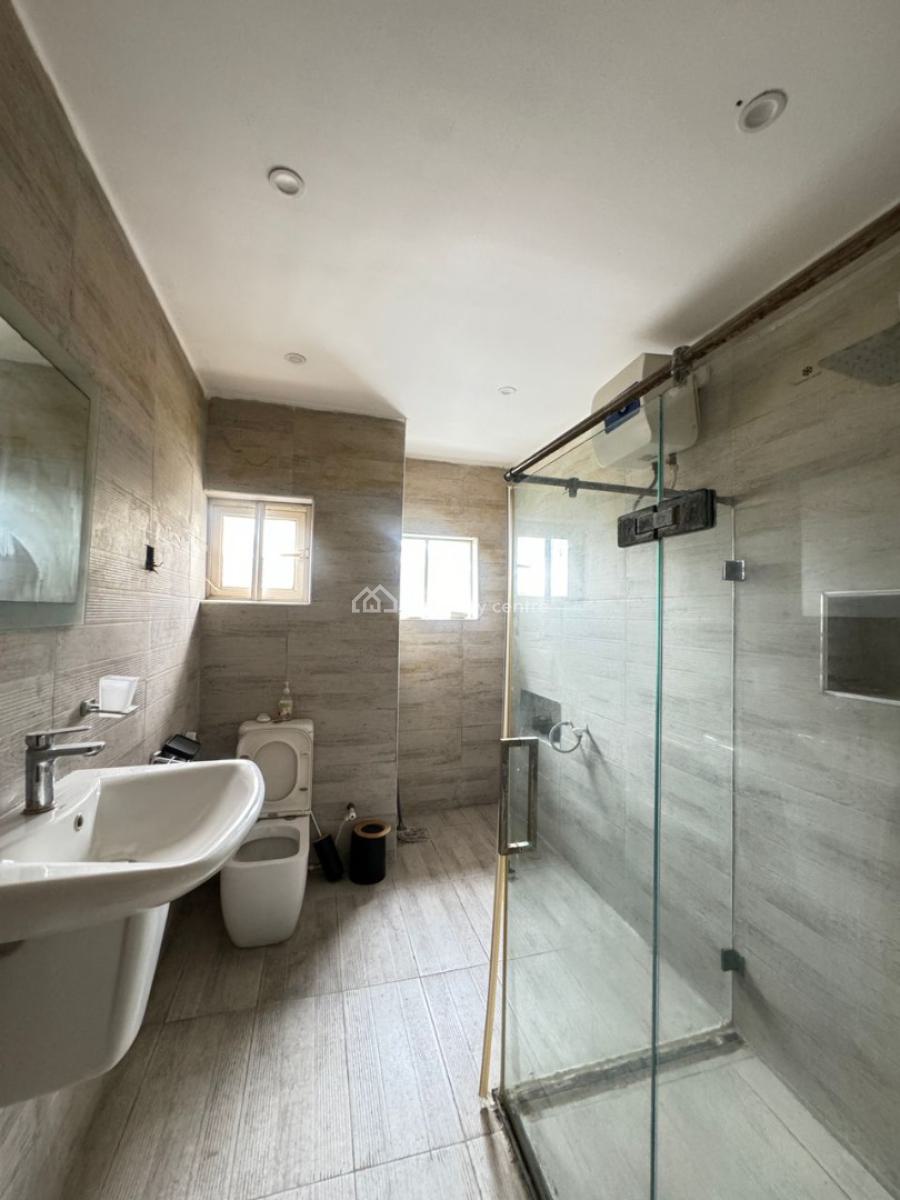 2 Bedroom Penthouse with Study Room, Lekki Phase 1, Lekki, Lagos, Flat / Apartment for Rent
